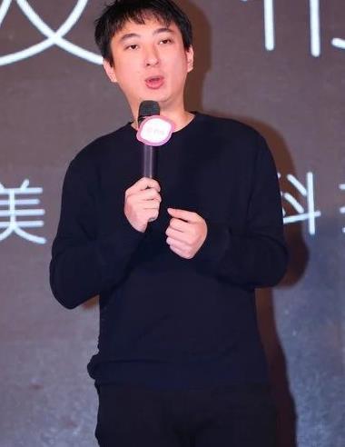 女星互撕娱乐圈吃瓜,女星互撕大战，吃瓜群众围观